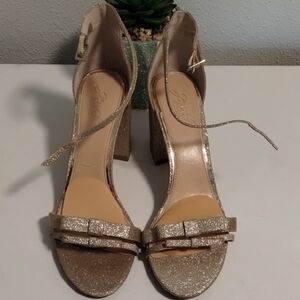 Elegant Gold Jewel Badgley Mischka Glitter Heels Size 11